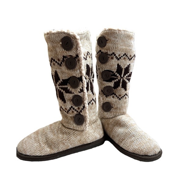 Sz 8 Muk Luks Button Up Boots - Picture 5 of 7